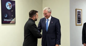 Zelenski agradece a Kast apoyo en foros y lo invita a Ucrania