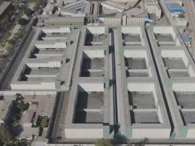 Gobierno posterga la ampliación de la cárcel Santiago 1 por litigio con la Municipalidad, pero descarta desistir