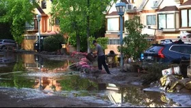 Sistema frontal: Gobierno ordena evacuar las casas dañadas por el aluvión en Las Condes y prevé el día más complejo de lluvias en la RM
