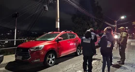 Dos adolescentes mueren en hechos violentos en la RM: uno baleado en Lo Barnechea y otro herido con arma blanca en Santiago