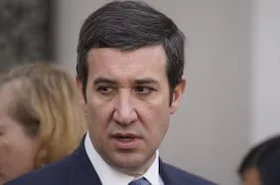 Squella, Larraín y la UDI: la polémica por las rebajas de condena abre un nuevo cruce dentro del oficialismo