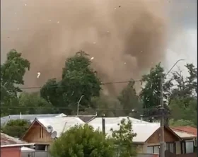 Tornado EF2 golpea Requínoa y Senapred declara Alerta Roja; en la RM rige alerta por aluviones en 10 comunas
